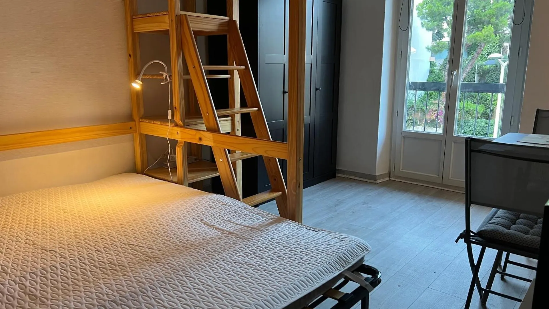 Studio Tout Equipe Niza Apartamento